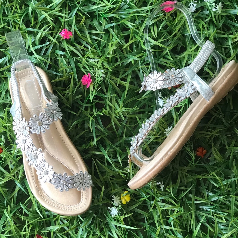 VeranoRio Silver Flower Rhinestone Comfort Sandal - Picture 2 of 7